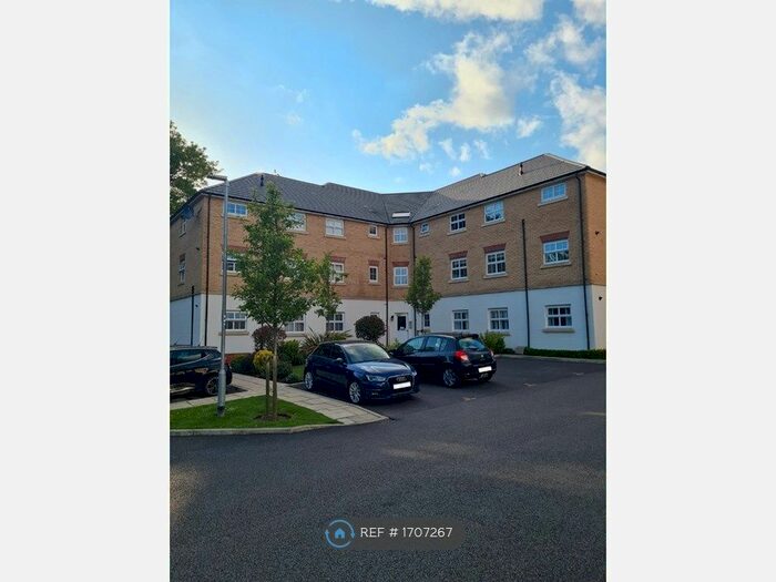 2 Bedroom Flat To Rent In Baytree Court, Prestwich, Manchester, M25