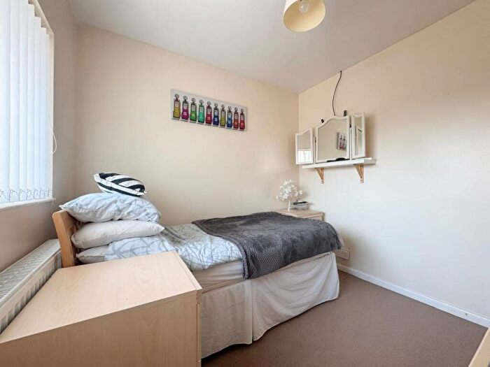 3 Bedroom Terraced House For Sale In Allenby Road, Poole, BH17 - Photo 9