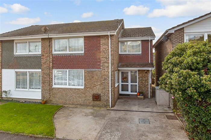 3 Bedroom Semi Detached House For Sale In Dove Close, Hythe, Kent, CT21