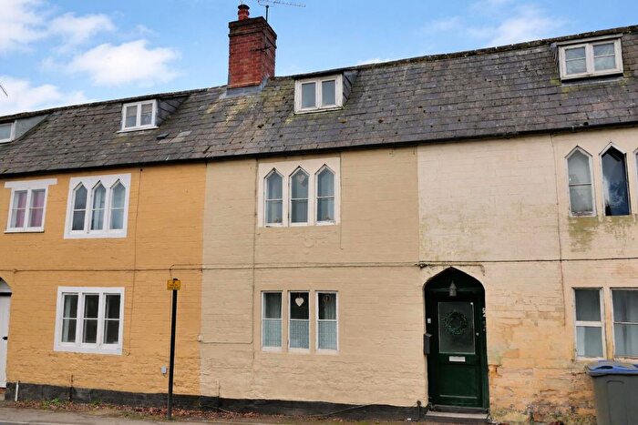 3 Bedroom Terraced House For Sale In Curzon Street, Calne, Wiltshire, SN11