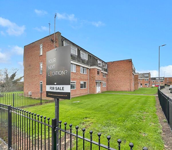2 Bedroom Flat For Sale In Kimmeridge Close, Swindon, SN3