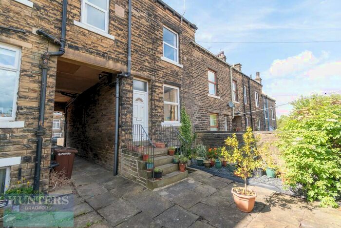 2 Bedroom House To Rent In Milford Place, Bradford, West Yorkshire, BD9