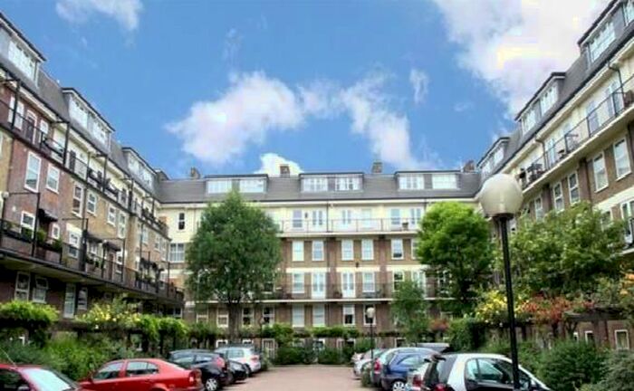 2 Bedroom Flat To Rent In Milk Yard, Riverside Apartments, City, Yower Hill, Wapping, Canary Wharf, London, E1W