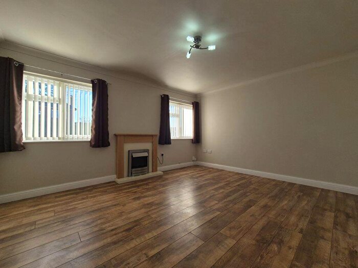 2 Bedroom Flat To Rent In Bowling Green Road, Stourbridge, DY8