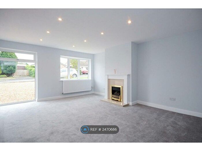 2 Bedroom Bungalow To Rent In Riber Close, Inkersall, Chesterfield, S43