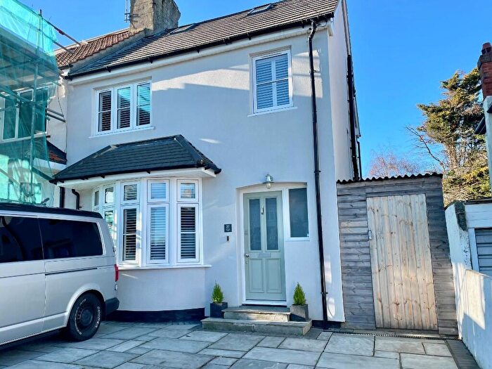 3 Bedroom Semi Detached House For Sale In Edinburgh Avenue, Leigh-On-Sea, Essex, SS9