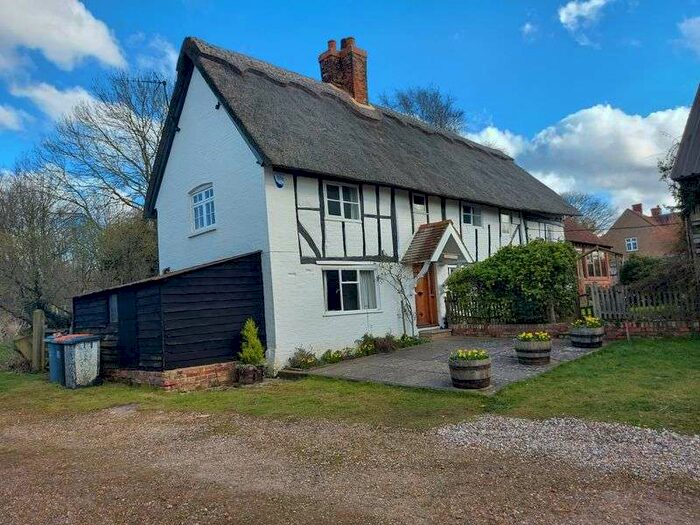 3 Bedroom Property To Rent In Red Cow Farm Cottage, Bedford Road, Bidwell, Houghton Regis, LU5