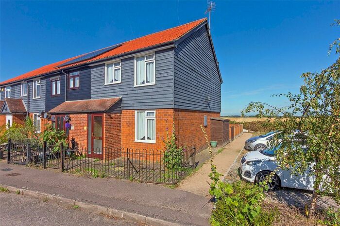 3 Bedroom End Of Terrace House For Sale In Fruiterers Close, Rodmersham, Sittingbourne, Kent, ME9