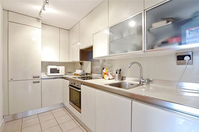 2 Bedroom Flat To Rent In Vista Building, Bow Road, London, E3