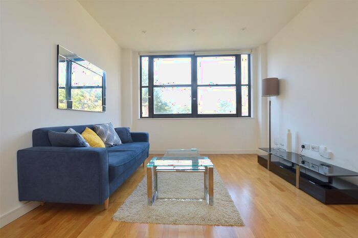 1 Bedroom Flat To Rent In Scimitar House, Eastern Road, Romford, RM1