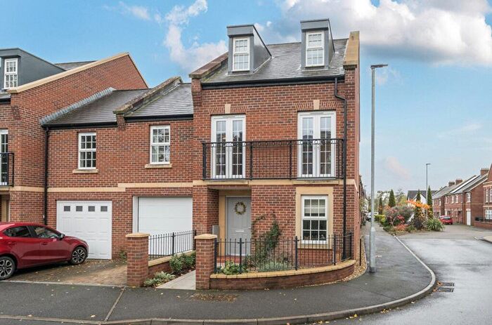 4 Bedroom End Of Terrace House For Sale In Brooklands, Exeter, EX2