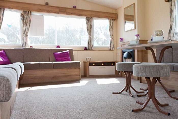 3 Bedroom Park Home For Sale In Whitecliff Bay Holiday Park – Isle Of Wight, PO35