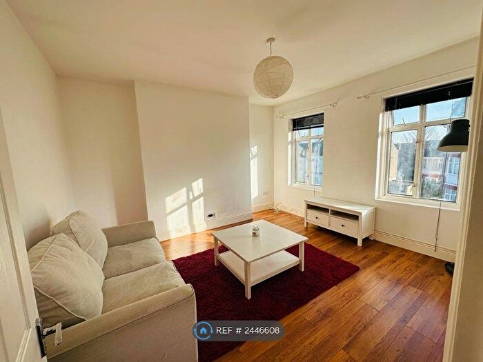 2 Bedroom Flat To Rent In Newnham Road, London, N22