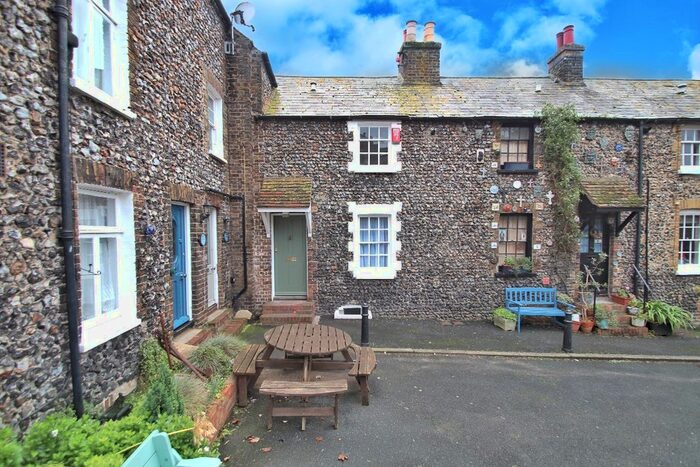 2 Bedroom Terraced House To Rent In Church Square, Broadstairs, CT10