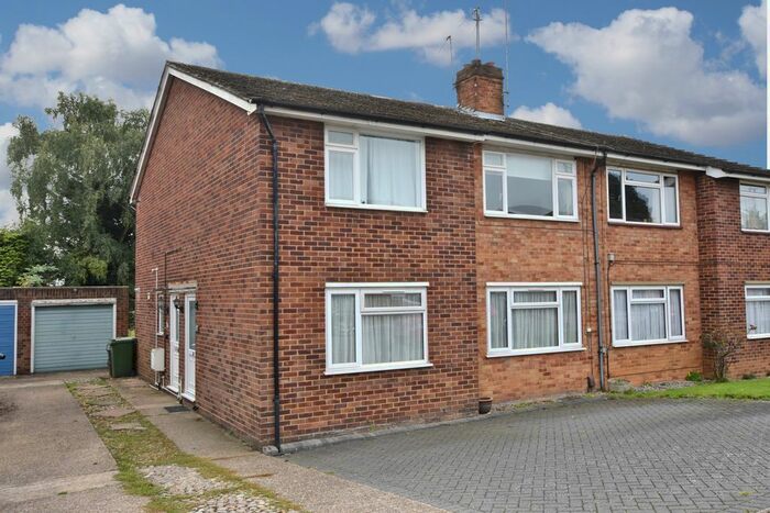 2 Bedroom Maisonette To Rent In Kilby Close, Garston, Watford, WD25