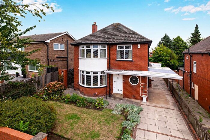 3 Bedroom Detached House For Sale In Ring Road, Crossgates, Leeds, LS15