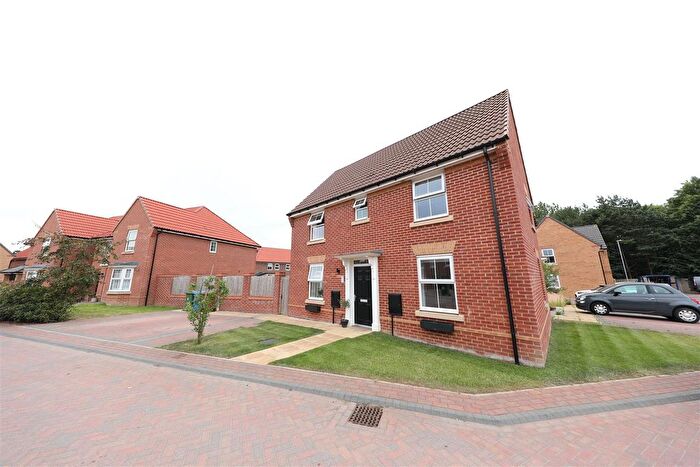 3 Bedroom Semi Detached House For Sale In Waudby Close, Hessle, HU13