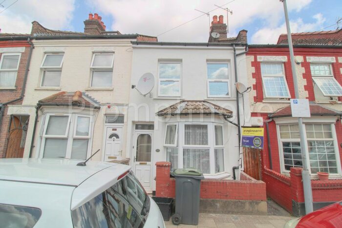 3 Bedroom Property To Rent In Reginald Street, Luton, LU2