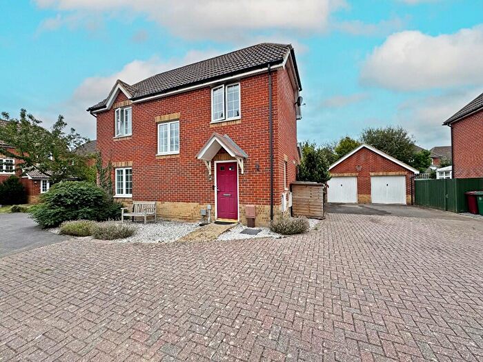 3 Bedroom Detached House For Sale In Deer Close, Chichester, West Sussex, PO19