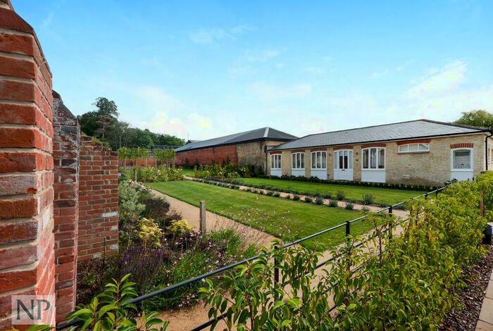 2 Bedroom Semi-Detached Bungalow For Sale In Wakes Hall Park, CO6