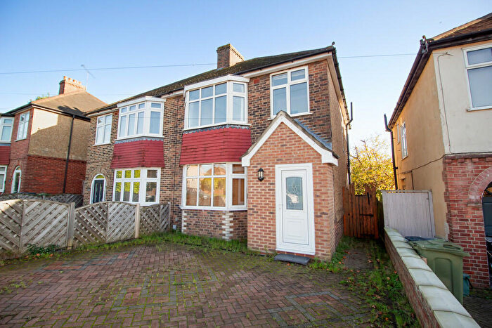 4 Bedroom Semi-Detached House To Rent In Rydes Hill Road, Guildford, GU2