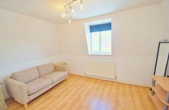 1 Bedroom Flat To Rent In Dollis Road, Mill Hill, NW7
