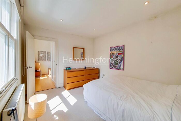 2 Bedroom Apartment To Rent In Whitehorse Road, London, E1