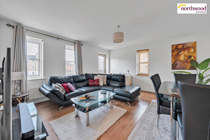 2 Bedroom Flat For Sale In Chadwell Health, Romford, RM6
