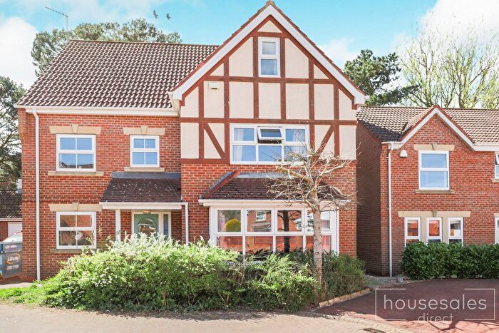 6 Bedroom Detached House For Sale In Fenby Gardens, Scarborough, YO12