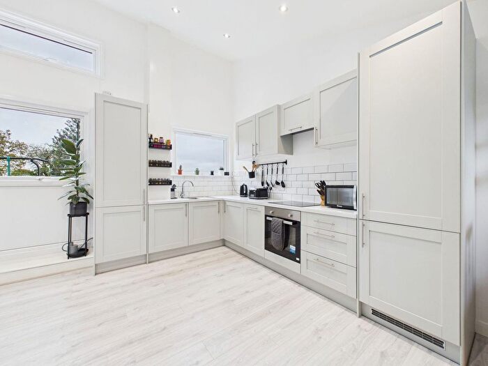 1 Bedroom Flat For Sale In South Holmes Road, Horsham, RH13