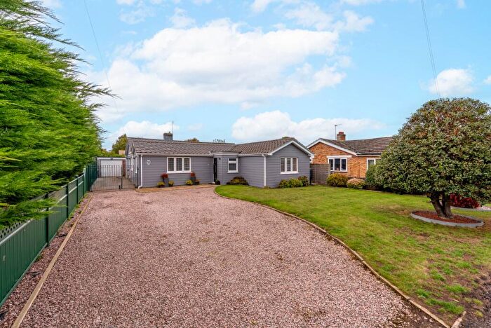 4 Bedroom Detached Bungalow For Sale In Butts Close, Somersham, Huntingdon, Cambridgeshire, PE28