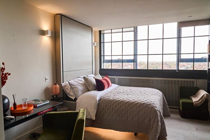 Flat To Rent In Stadium Way London, HA9