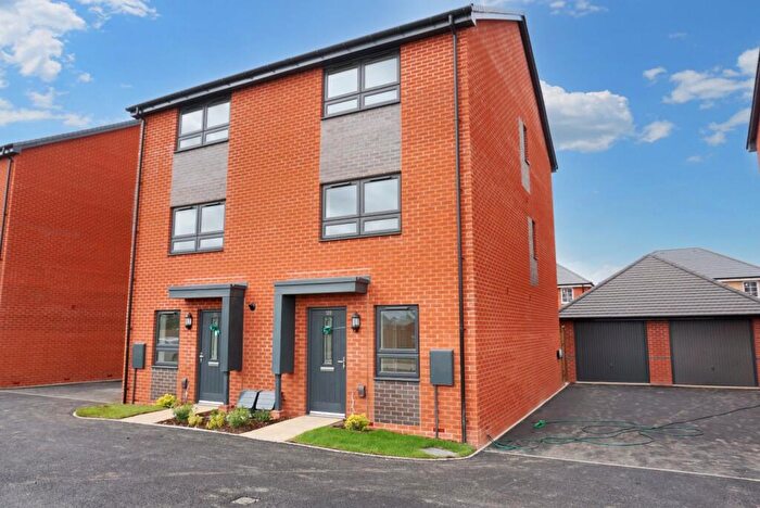 4 Bedroom Semi-Detached House To Rent In White Lias Way, Upper Lighthorne, Leamington Spa, Warwickshire, CV33