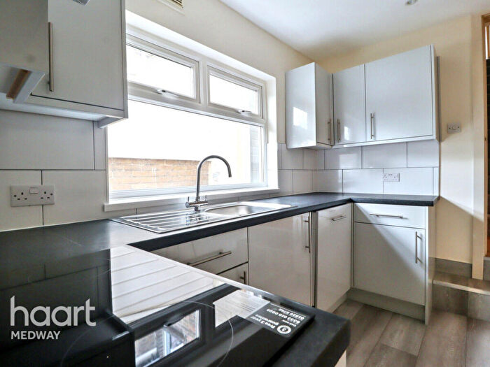 3 Bedroom Terraced House To Rent In Moore Street, Rochester, ME2