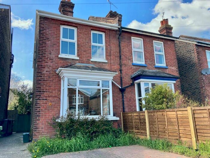 3 Bedroom Semi-Detached House To Rent In Emlyn Road, Redhill, RH1