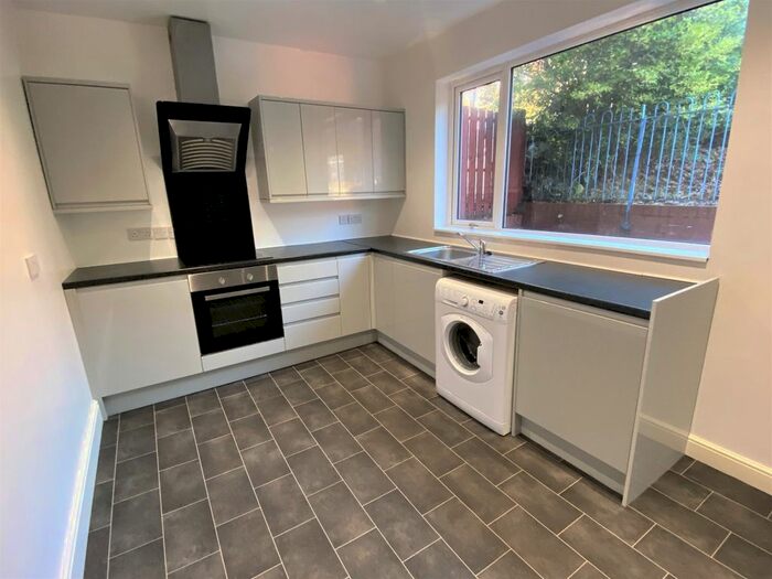 3 Bedroom Semi-Detached House To Rent In Rokeby Drive, Sheffield S5