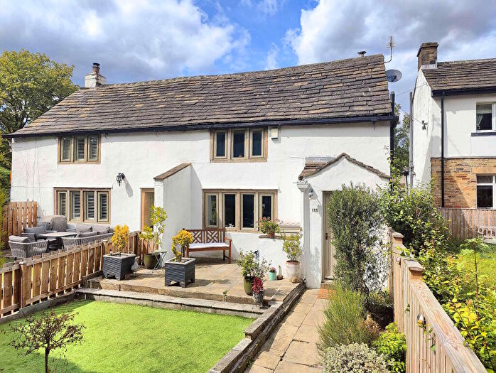 2 Bedroom Cottage For Sale In Wakefield Road, Lightcliffe, HX3