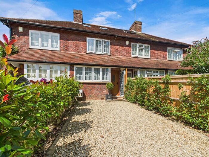 3 Bedroom Terraced House For Sale In Shepherds Lane, Beaconsfield, HP9
