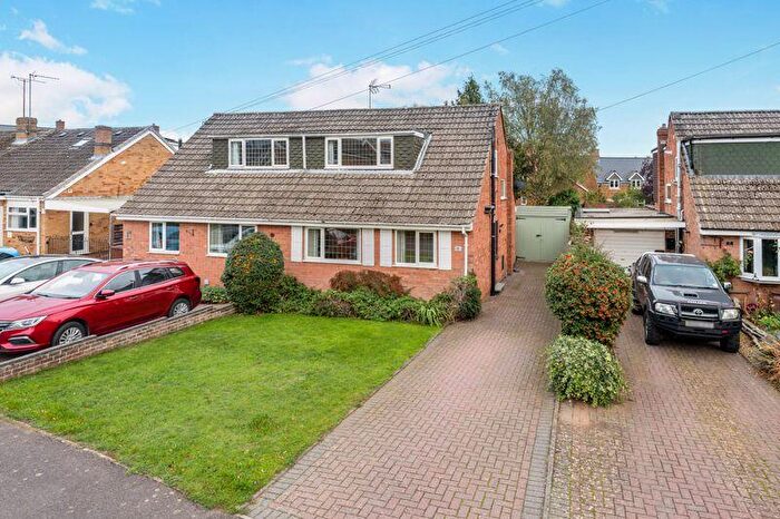 2 Bedroom Semi-Detached House For Sale In Keyser Road, Bodicote, OX15