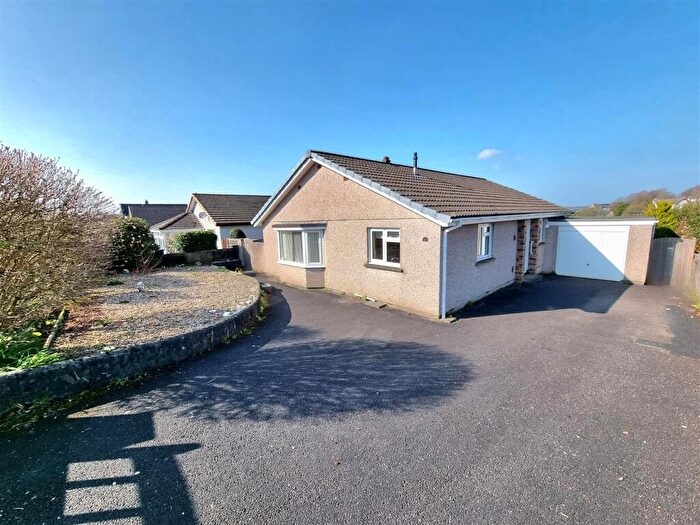 2 Bedroom Detached Bungalow For Sale In Dunheved Fields, Launceston, PL15