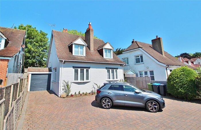 3 Bedroom Detached House For Sale In Arundel Road, High Salvington, Worthing, West Sussex, BN13