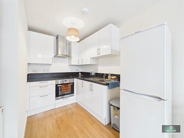 1 Bedroom Flat To Rent In London Road, Lowfield Heath, RH10