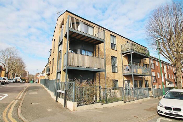 3 Bedroom Flat To Rent In Newtown House Lind Road, Sutton, SM1