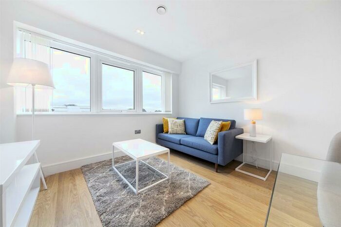 1 Bedroom Apartment To Rent In Arrowhead House, Laporte Way, Luton, Bedfordshire, LU4