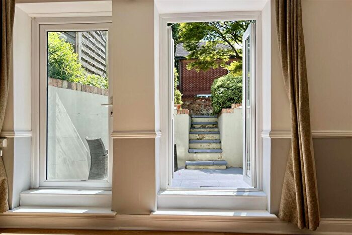 2 Bedroom Flat For Sale In Glenowen House, Lansdown, Cheltenham, GL50