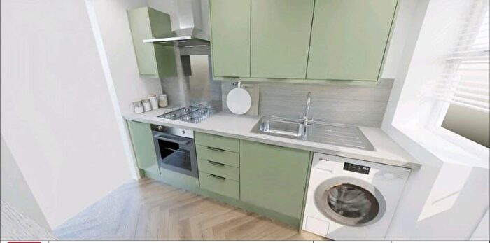 4 Bedroom Town House To Rent In Park View Road, Burley, Leeds, LS4