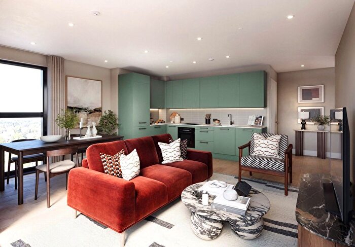 2 Bedroom Flat For Sale In Poplar House, One Waterside, Bath, BA2