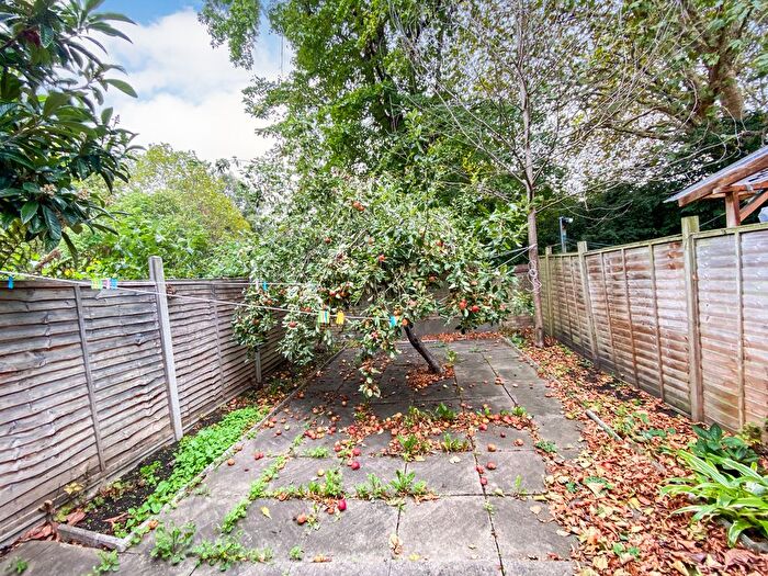 4 Bedroom Semi-Detached House To Rent In Shobden Road, N17