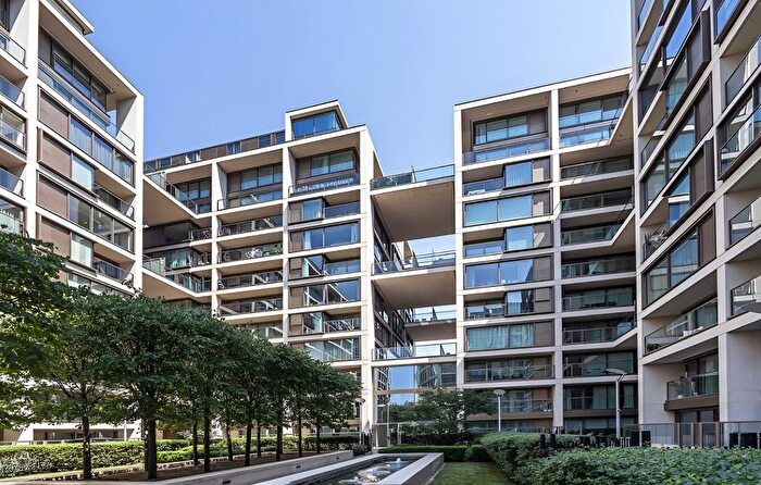 2 Bedroom Flat For Sale In Kensington High Street, London, W14