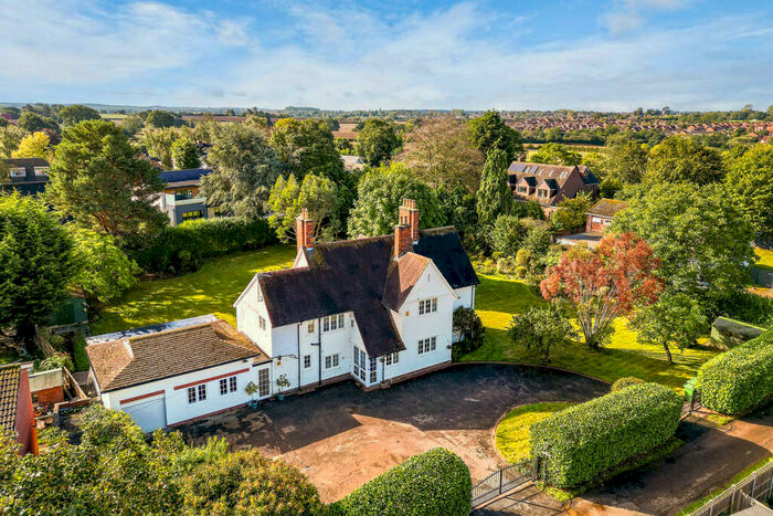 5 Bedroom Detached House For Sale In Southam Road, Leamington Spa, Radford Semele, CV31